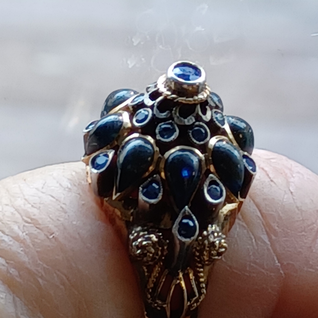 18 Kt Gold Antique Thi Princess Ring From 1950s Yellow Gold And Sapphi